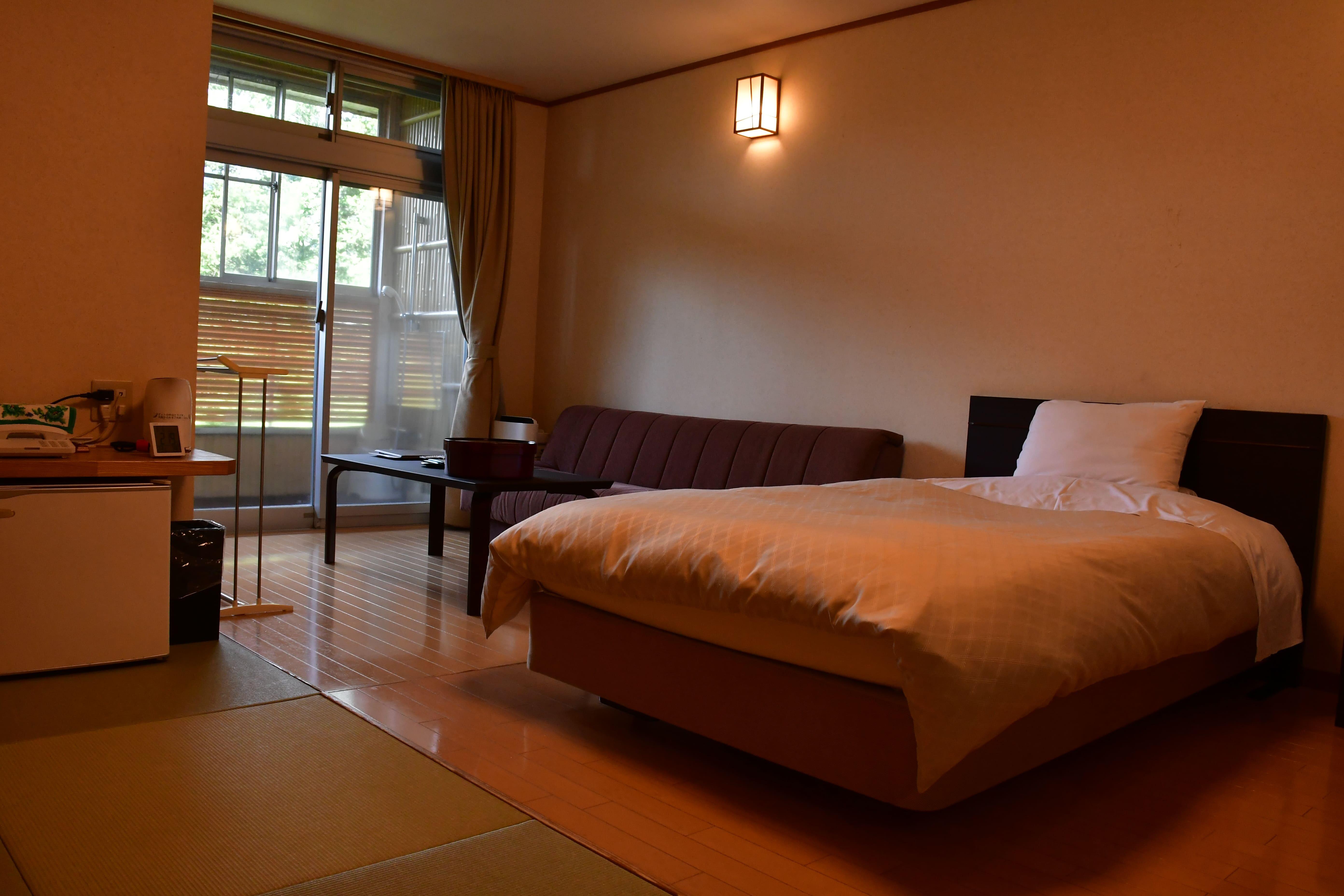 半露天風呂付客室（洋室）